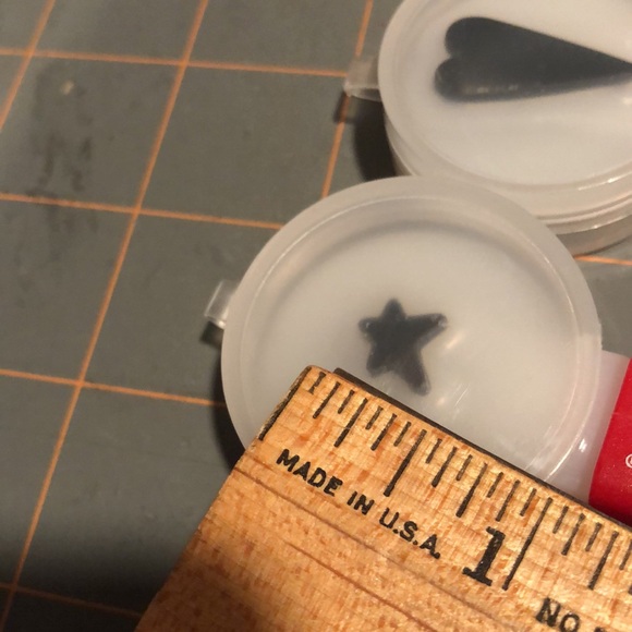 4. Sizzix Paddle Punch Positionable hand Punch dies - Picture 12 of 15